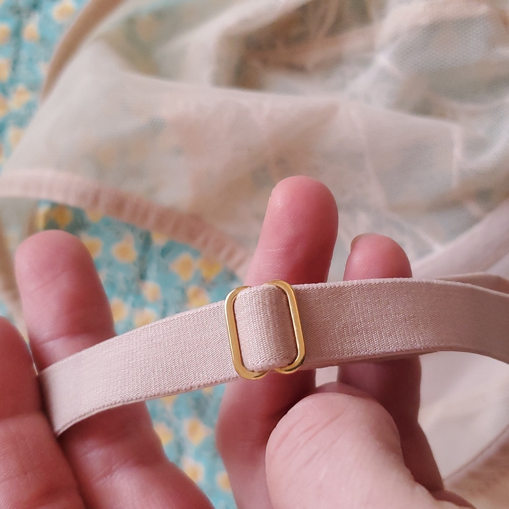 Wacoal Sheer Underwire Lace Bra 32D - Picture 9 of 11